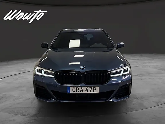 BMW 530E 2024 photo 2