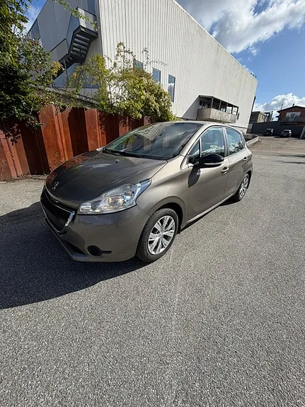 Peugeot 208