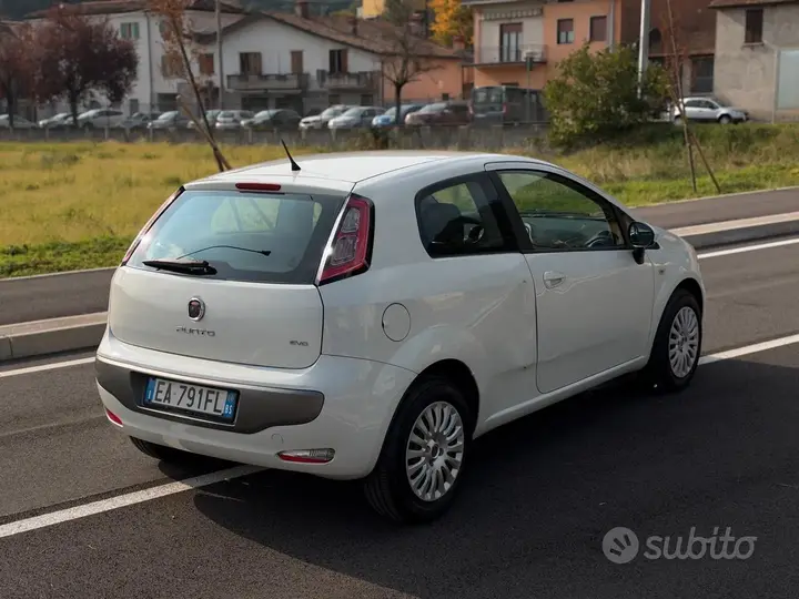 Fiat Punto Evo 2010 photo 3