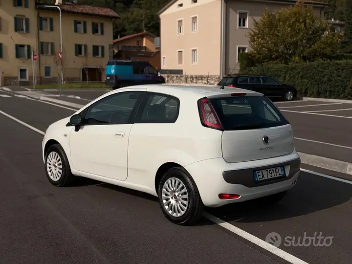 Fiat Punto Evo 2010 photo 4