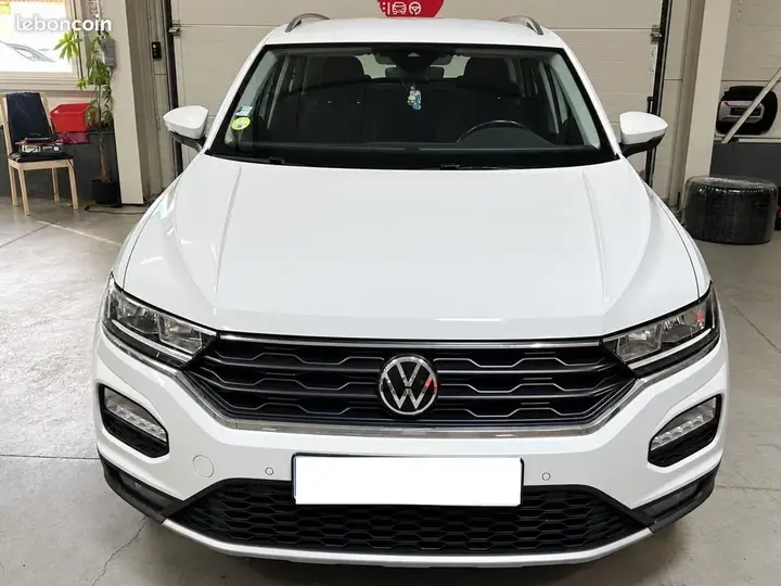 Volkswagen T-Roc 2021 photo 2