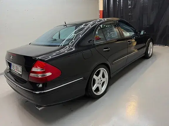 Mercedes-Benz E 320 2003 photo 4