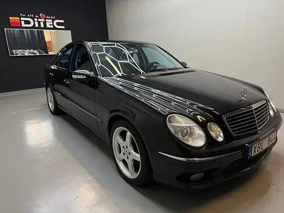 Mercedes-Benz E 320 2003 photo 2