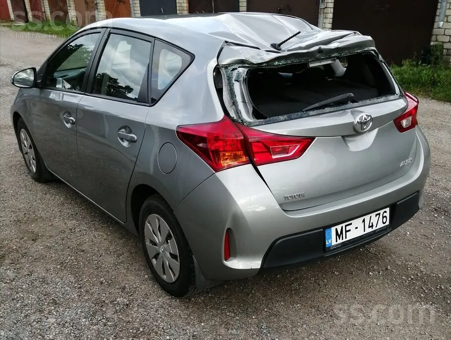 Toyota Auris 2013 photo 5