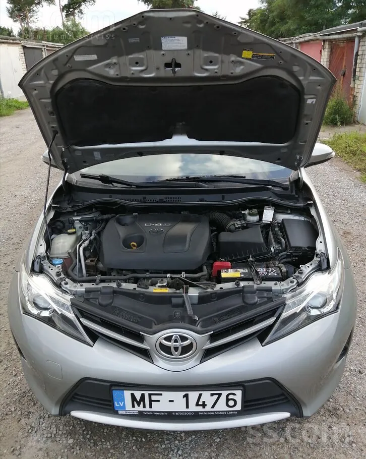 Toyota Auris 2013 photo 3
