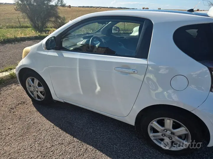 Toyota Iq 2009 photo 3