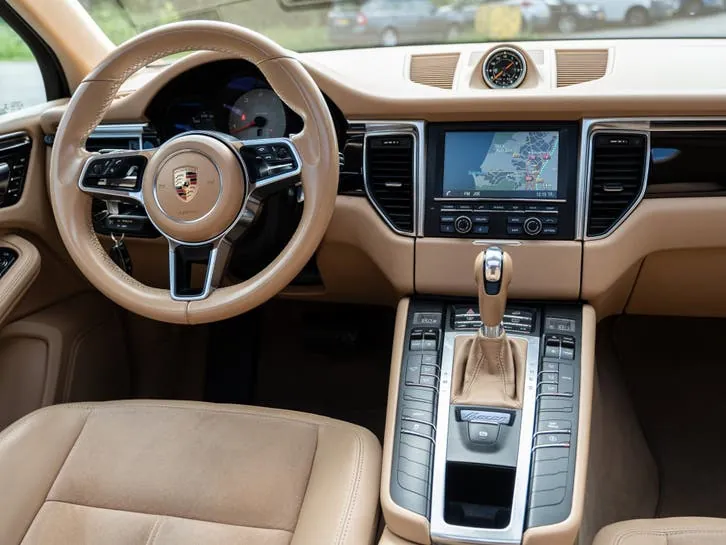 Porsche Macan 2015 photo 2