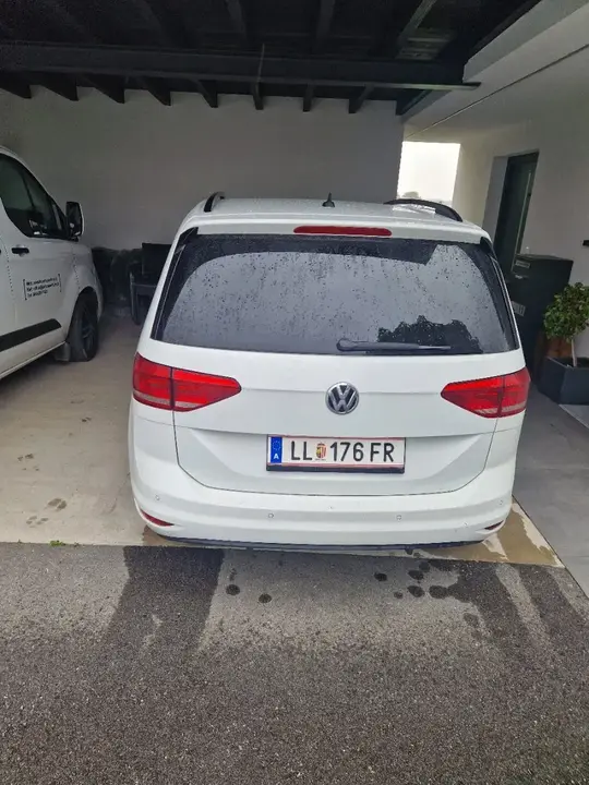 Volkswagen Touran 2016 photo 2