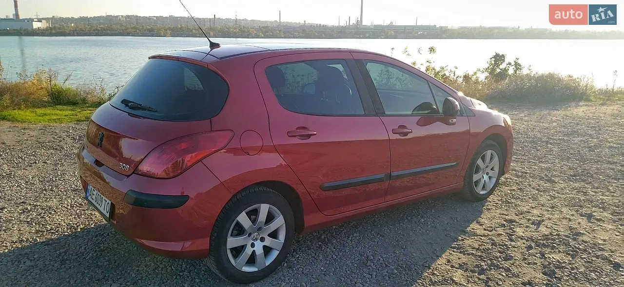 Peugeot 308 2008 photo 5