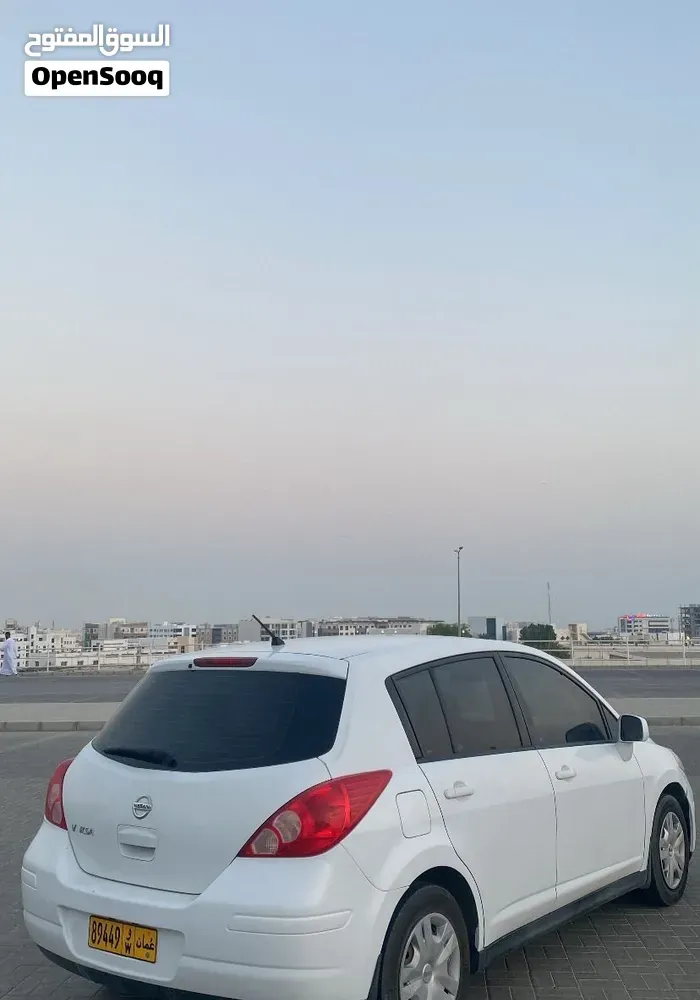 Nissan Versa 2011 photo 4