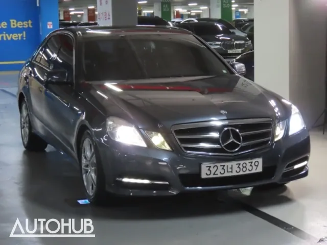 Mercedes-Benz E-Class 2011 photo 2