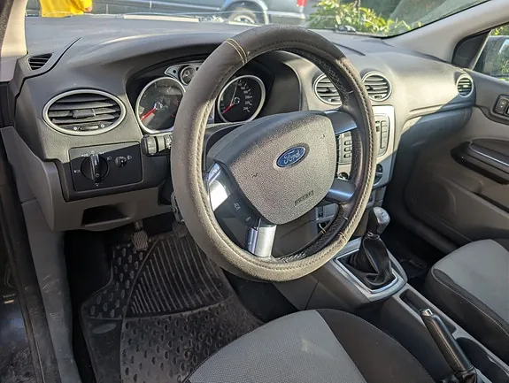 Ford Focus 2010 photo 3