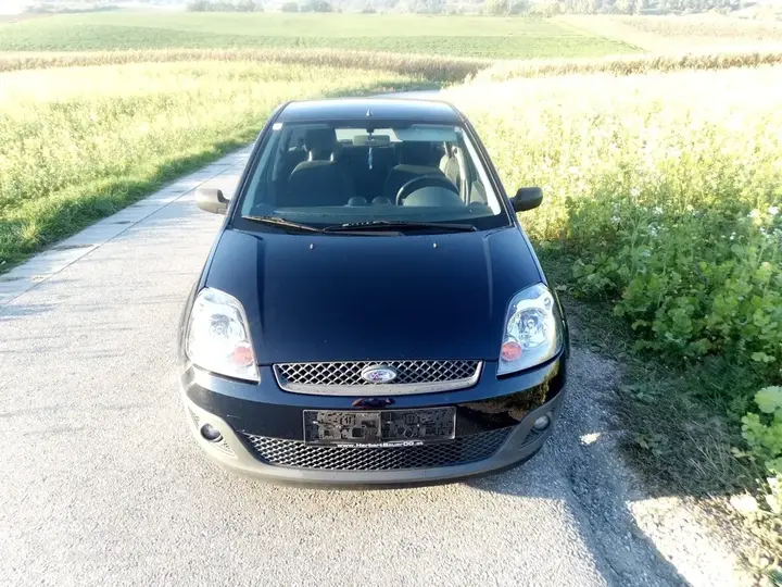 Ford Fiesta 2006 photo 3
