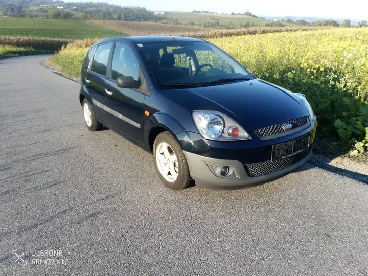 Ford Fiesta 2006 photo 2