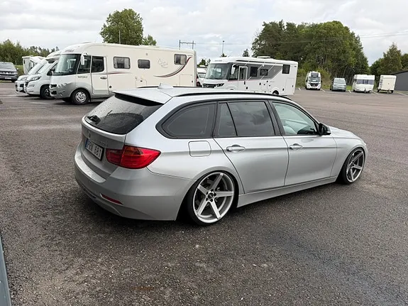 BMW 320D 2013 photo 3