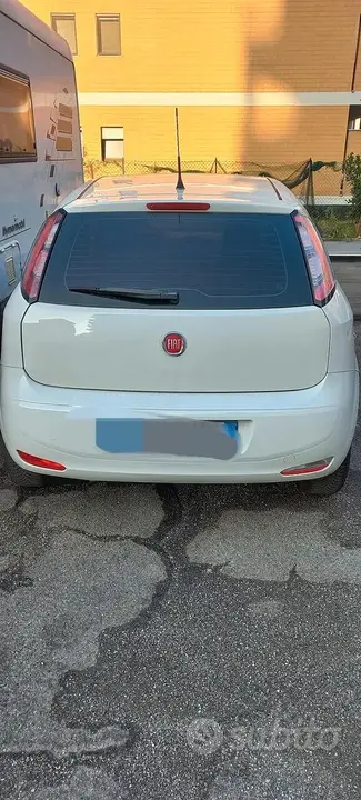 Fiat Punto 2012 photo 2