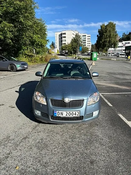 Skoda Fabia 2009 photo 3