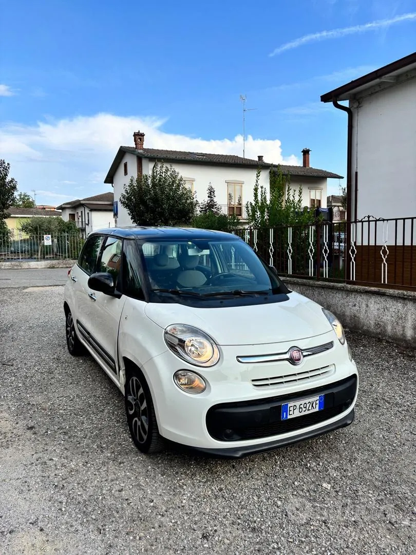 Fiat 500L 2012 photo 2