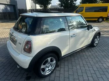 Mini One 2010 photo 3