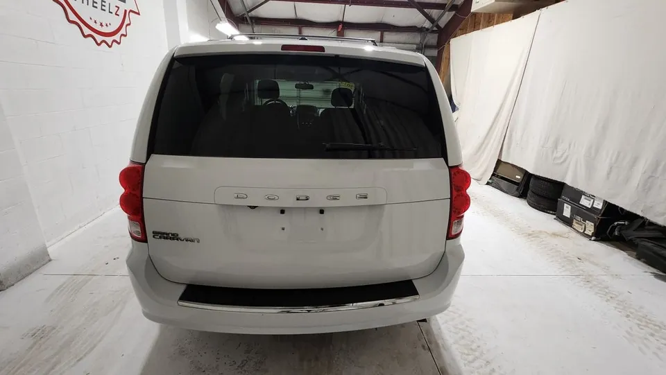 Dodge Grand Caravan 2014 photo 3