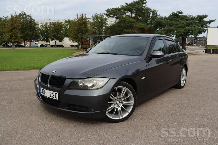 BMW 320 2005 photo 2