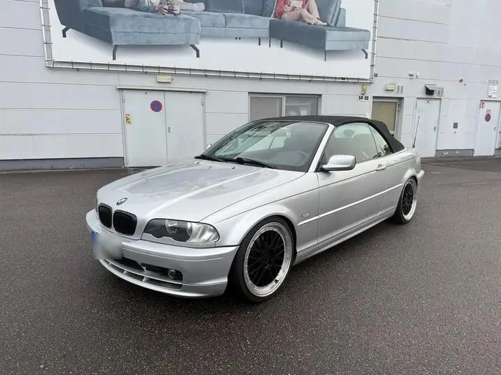 BMW 318I