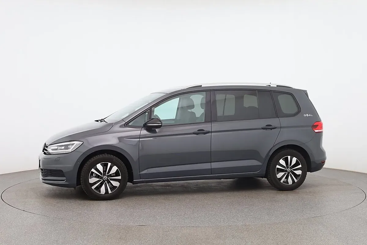 Volkswagen Touran 2025 photo 2