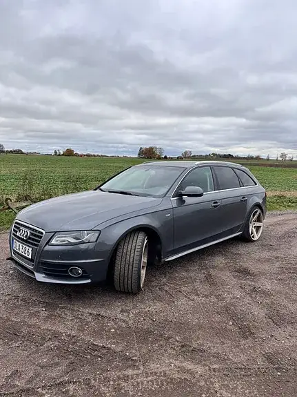 Audi A4 2010 photo 2