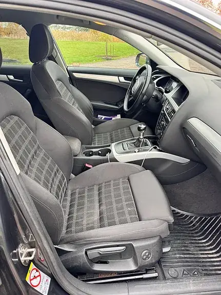 Audi A4 2010 photo 4
