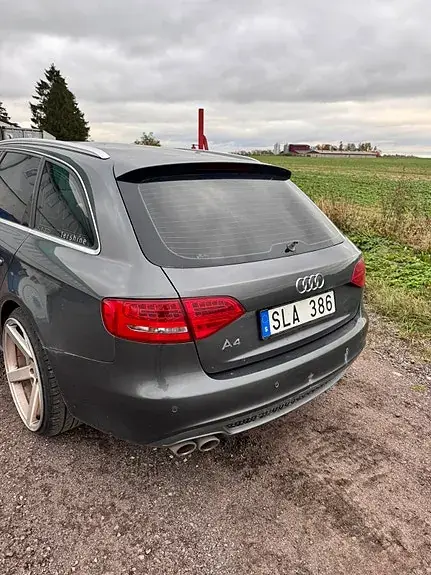 Audi A4 2010 photo 3