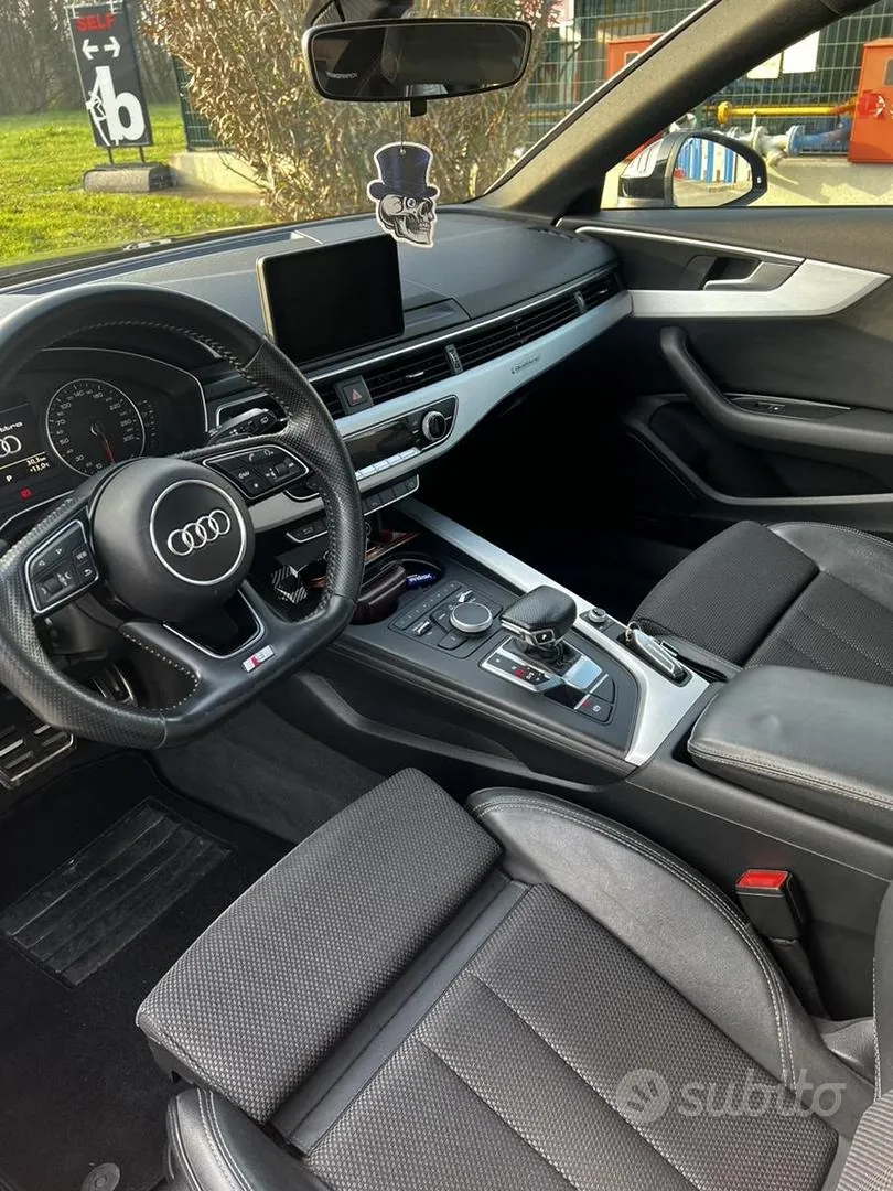 Audi A4 2017 photo 2