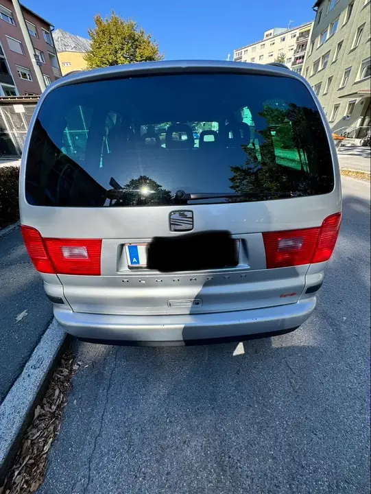 Seat Alhambra 2008 photo 2