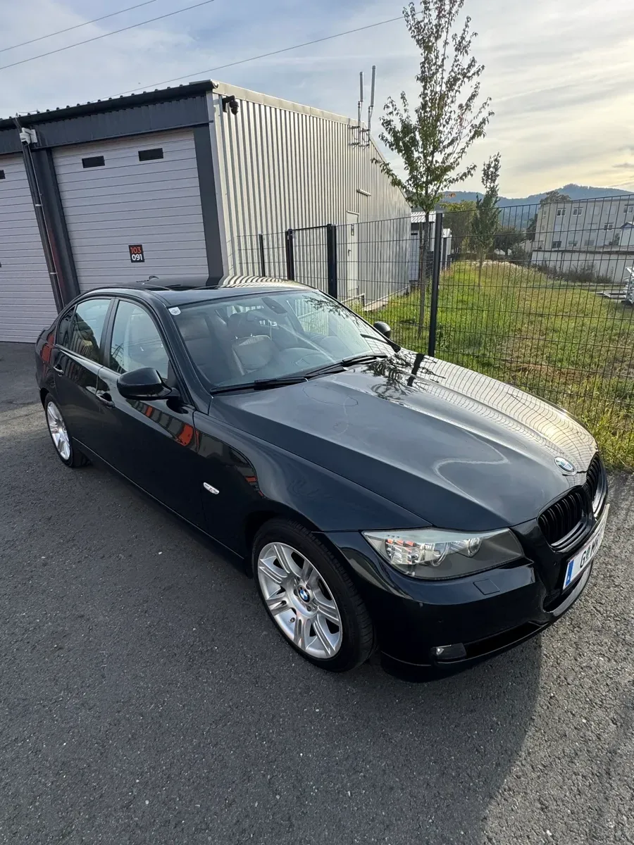 BMW 320D 2011 photo 2