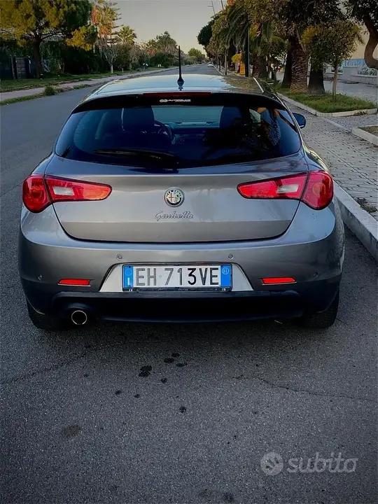 Alfa Romeo Giulietta 2011 photo 5