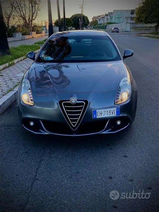 Alfa Romeo Giulietta 2011 photo 2