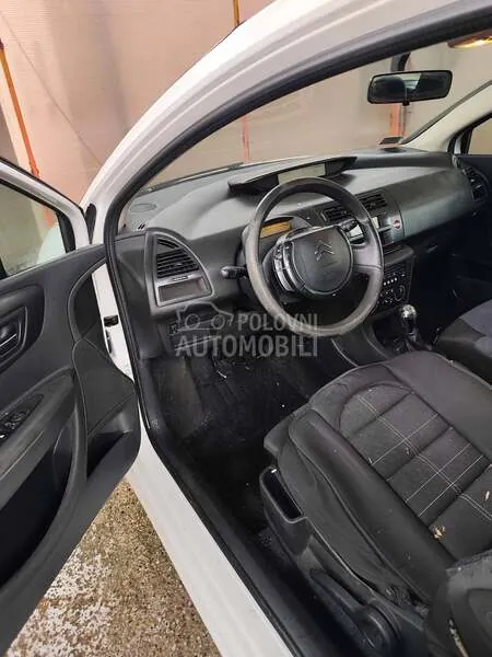 Citroen C4 2006 photo 3