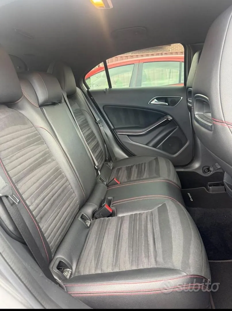 Mercedes-Benz A 2016 photo 5