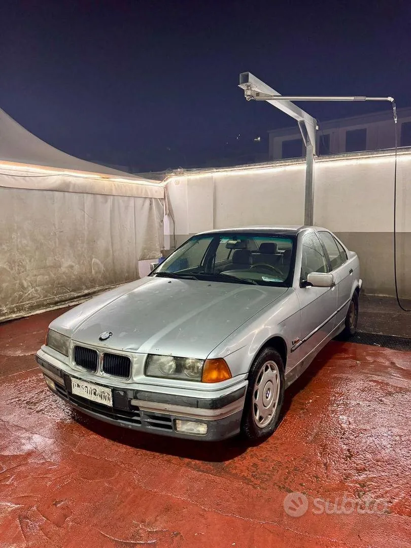 BMW Serie 3 318