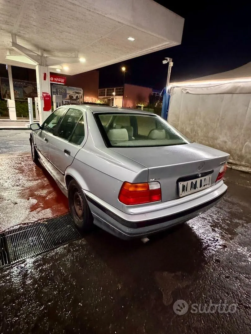 BMW Serie 3 318 1995 photo 4
