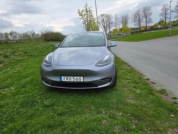 Tesla Model Y 2023 photo 3