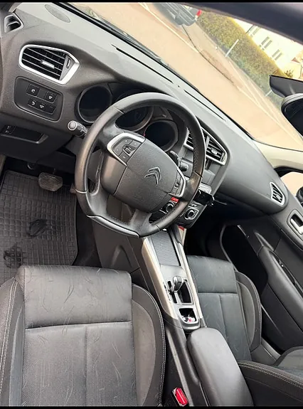 Citroen C4 2013 photo 5