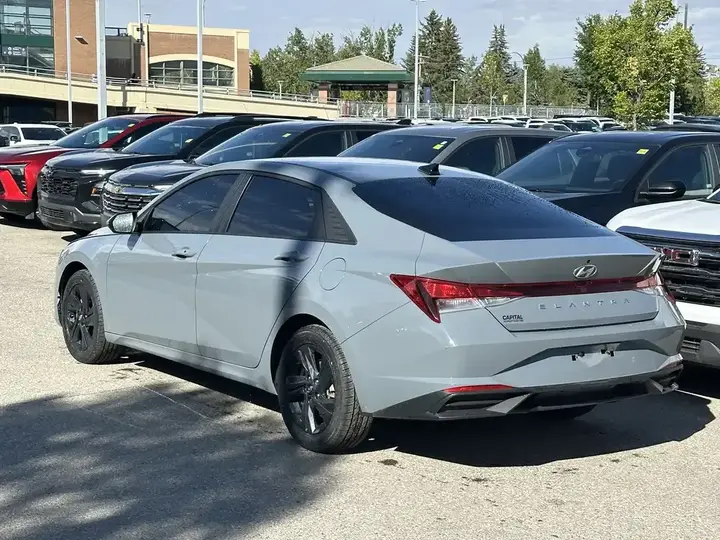 Hyundai Elantra 2023 photo 4