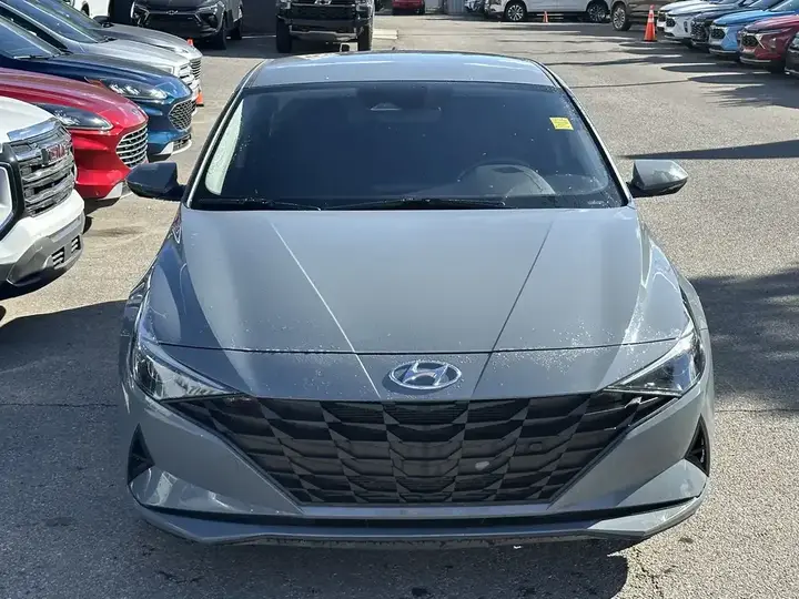 Hyundai Elantra 2023 photo 2