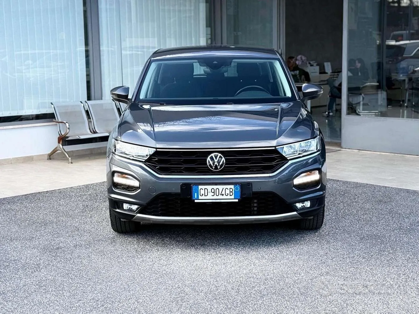Volkswagen T-Roc 2021 photo 2