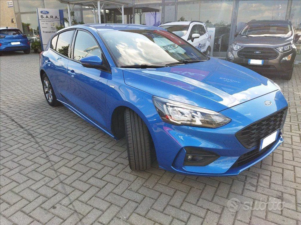 Ford Focus 2022 photo 3
