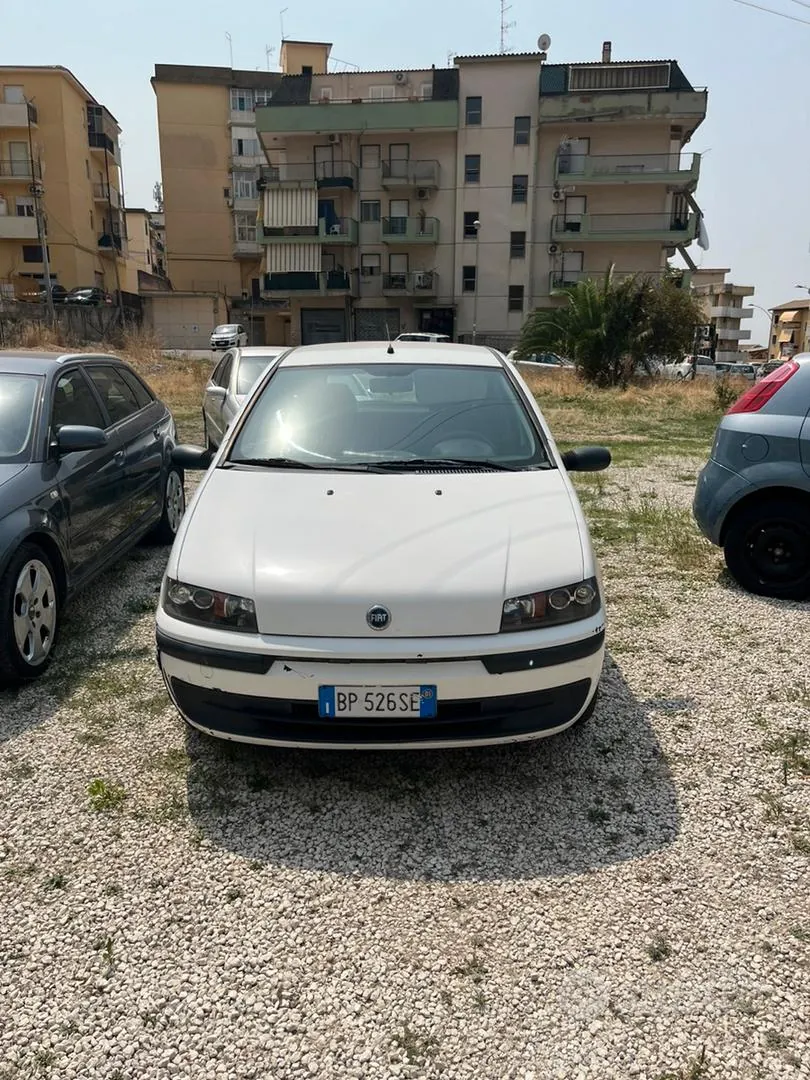 Fiat Punto 2001 photo 2