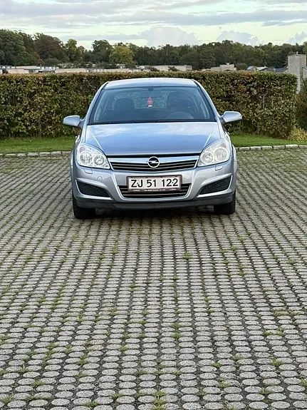 Opel Astra 2008 photo 2