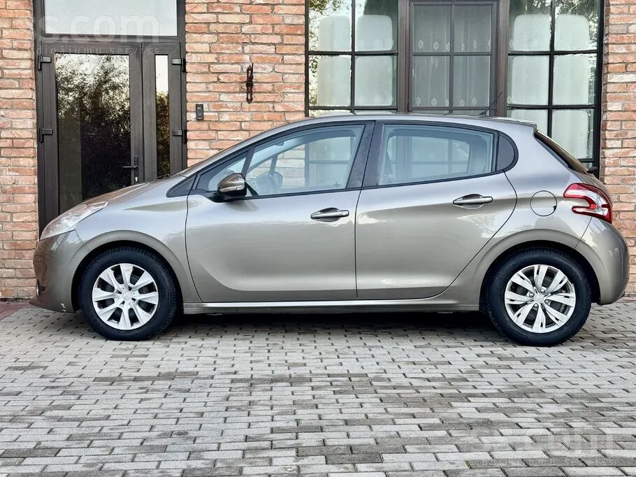 Peugeot 208 2013 photo 4