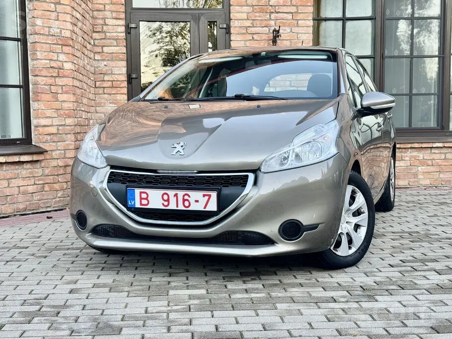 Peugeot 208