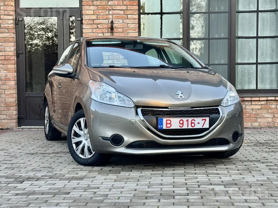 Peugeot 208 2013 photo 2